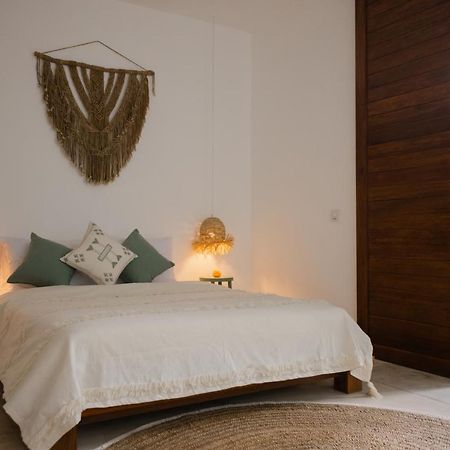 Bed and Breakfast The Bed By The Sea Canggu Esterno foto