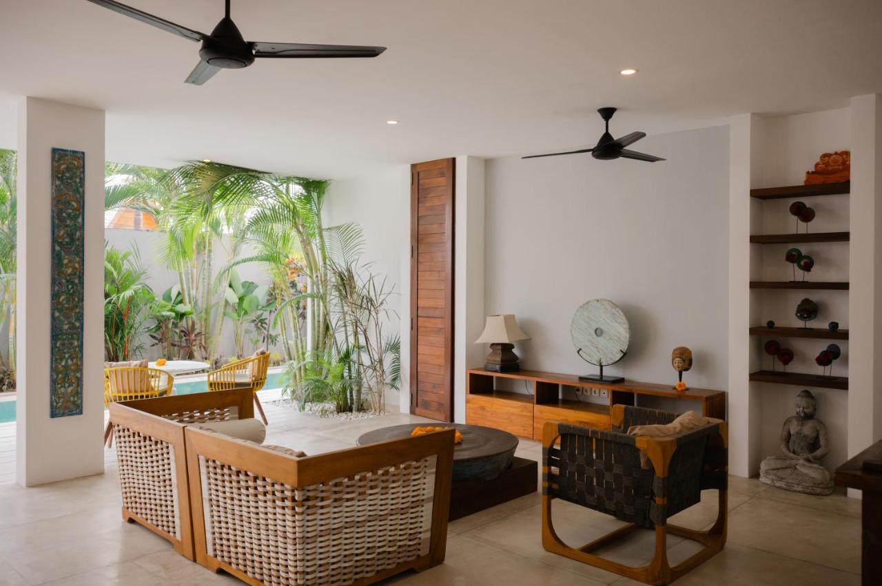 Bed and Breakfast The Bed By The Sea Canggu Esterno foto
