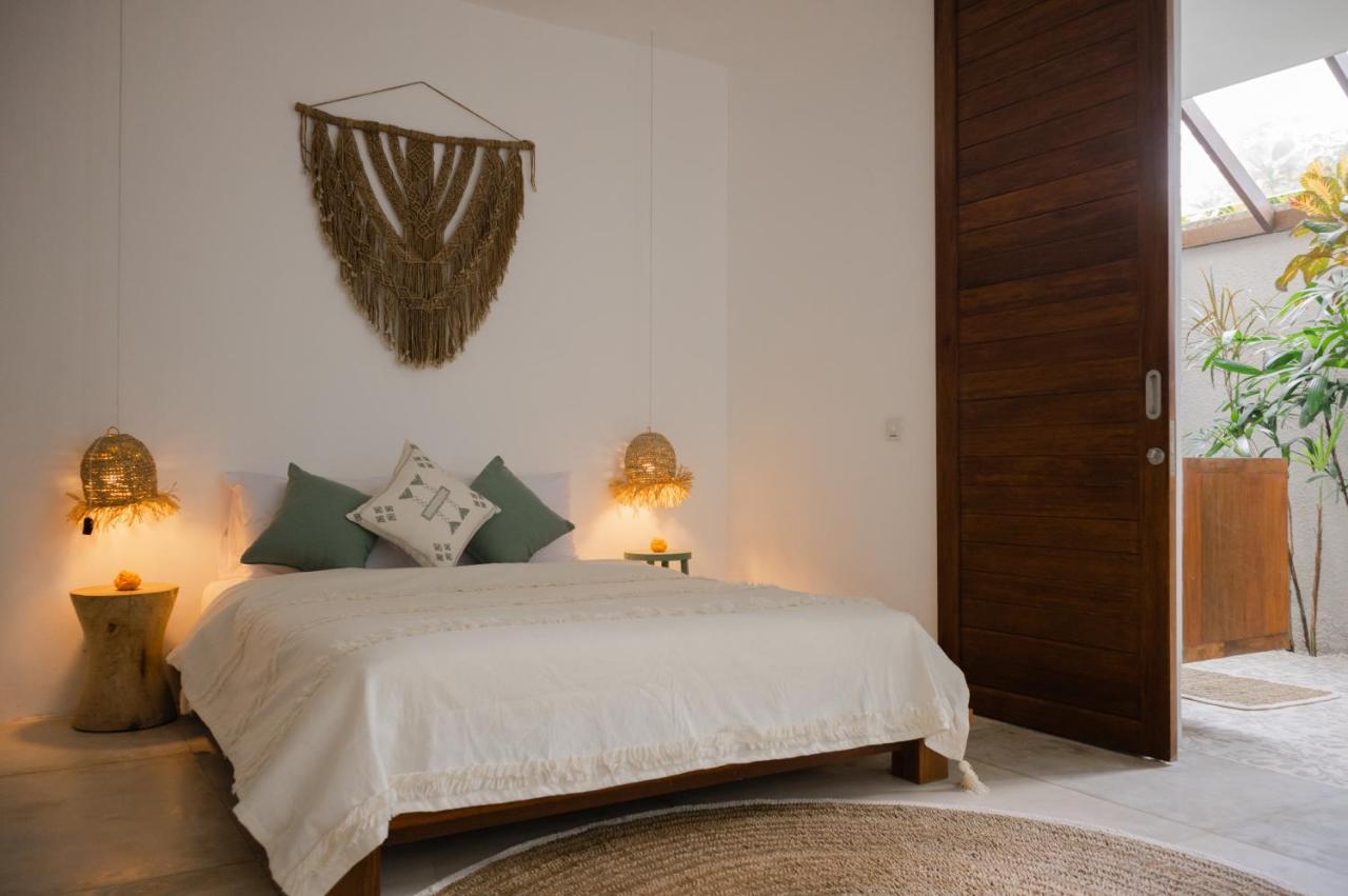 Bed and Breakfast The Bed By The Sea Canggu Esterno foto