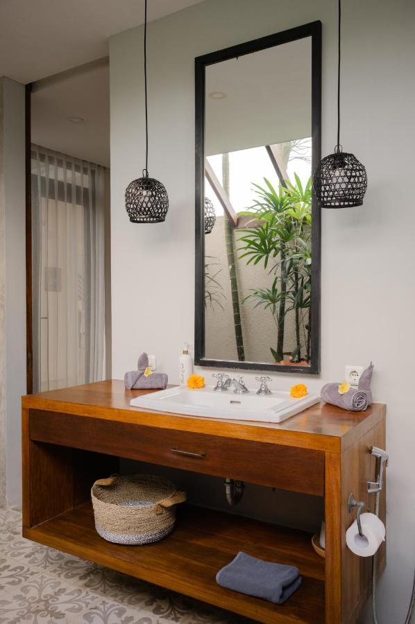 Bed and Breakfast The Bed By The Sea Canggu Esterno foto